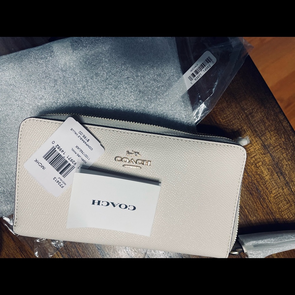 Coach (Brand New- perfect condition) full wallet with wristlet - Picture 6 of 6